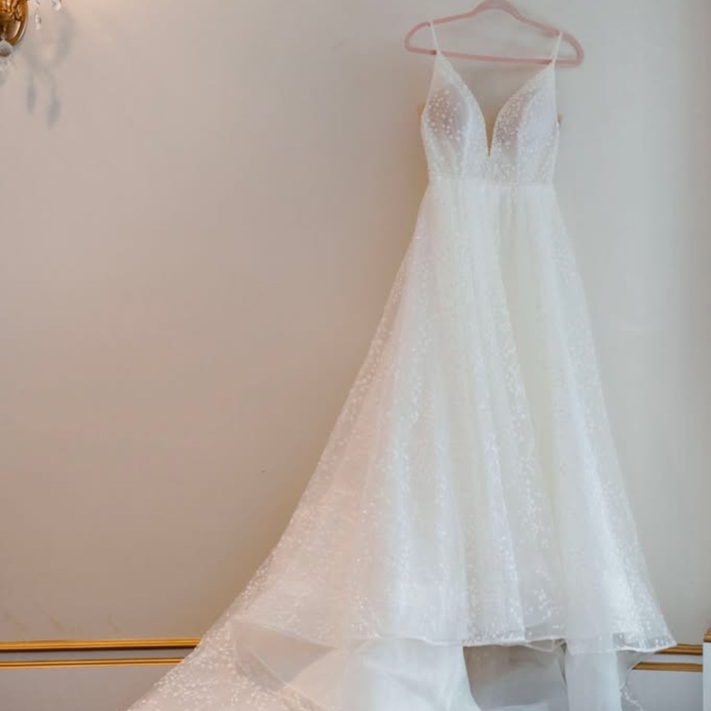Essense of Australia: Designer Wedding Dress